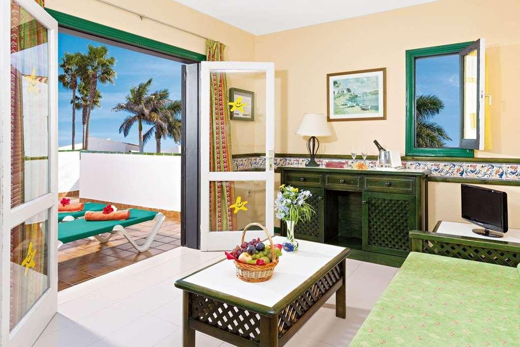 ホテル Puerto Caleta カレタ・デ・フステ 部屋 写真